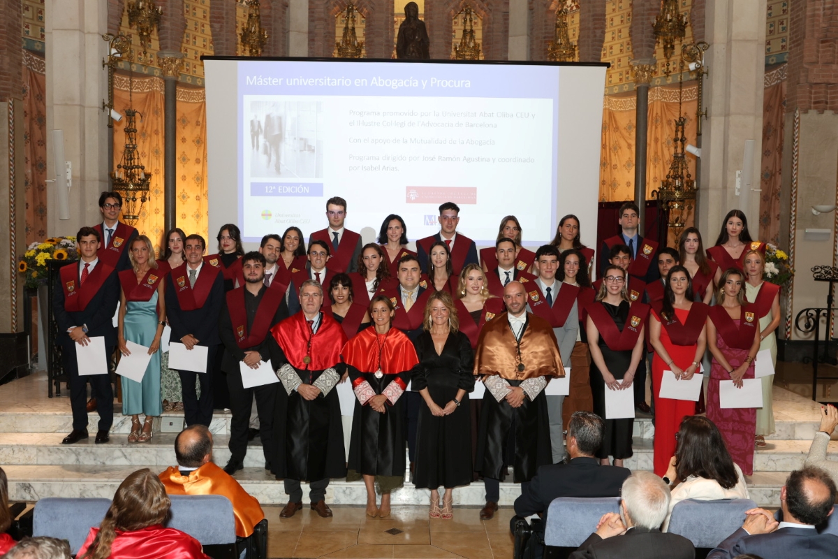 Graduacions de màsters i postgraus CEU UAO